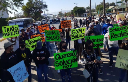 Dueños de gym’s se manifiestan frente a Casa Tam 