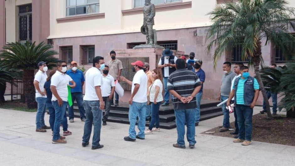 Trabajadores de Salud se manifiestan por incumplimiento de bono anual 