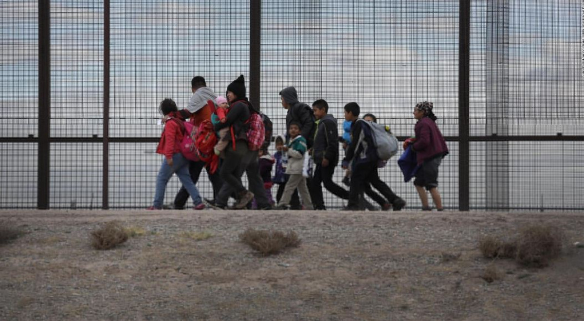 Gobierno de EU pide tiempo para reconstruir el sistema migratorio del país 