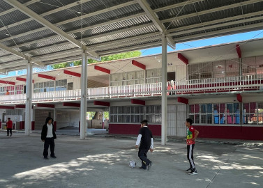 Suspende clases en tres escuelas por falta de agua