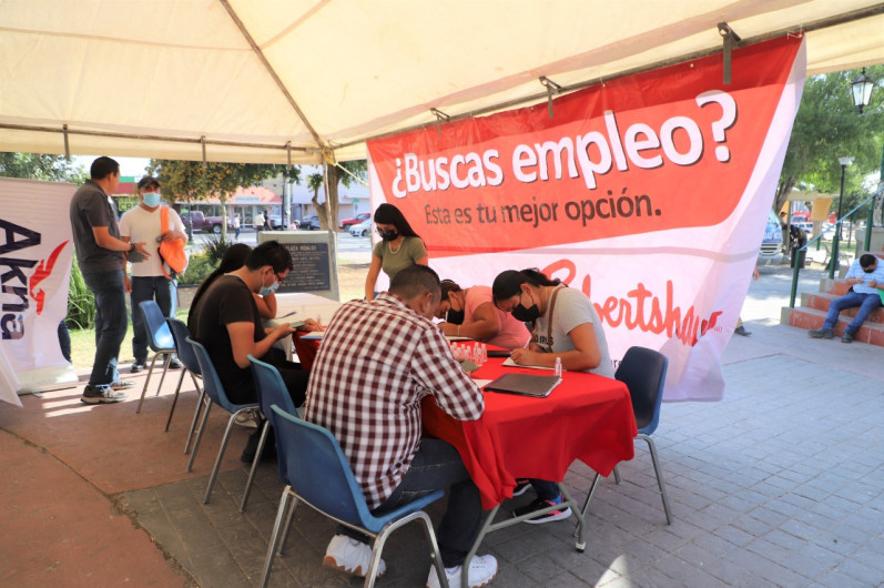 Ofrecen más de 700 vacantes en Empleo en Tu Colonia en la Plaza Hidalgo 