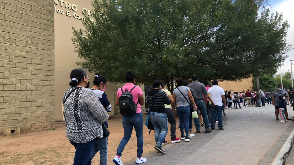 Neolaredenses buscan vacunar a menores contra COVID-19 en Nuevo Laredo 