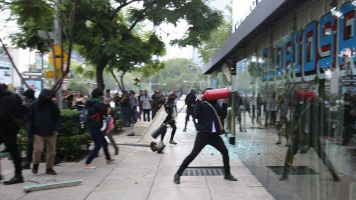 A 5 años del caso Ayotzinapa, manifestaciones en México y el Mundo exigen justicia