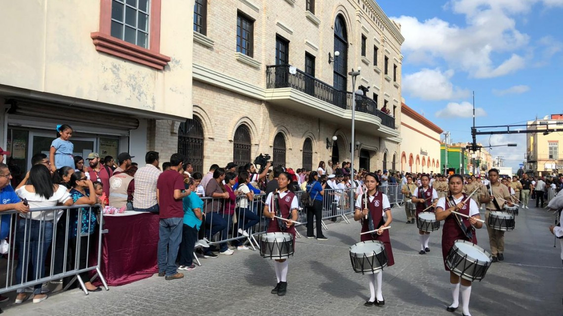 Desfilan en Matamoros por el 109 Aniversario de la Revolución Mexicana