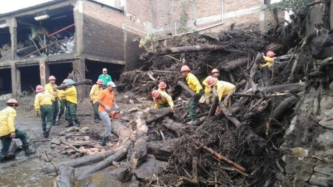 3 muertos tras desbordamiento de río en San Gabriel