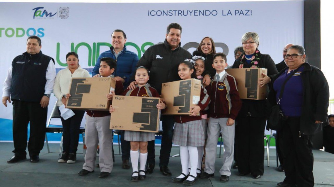 Apoyos en beneficio de reynosenses son entregados