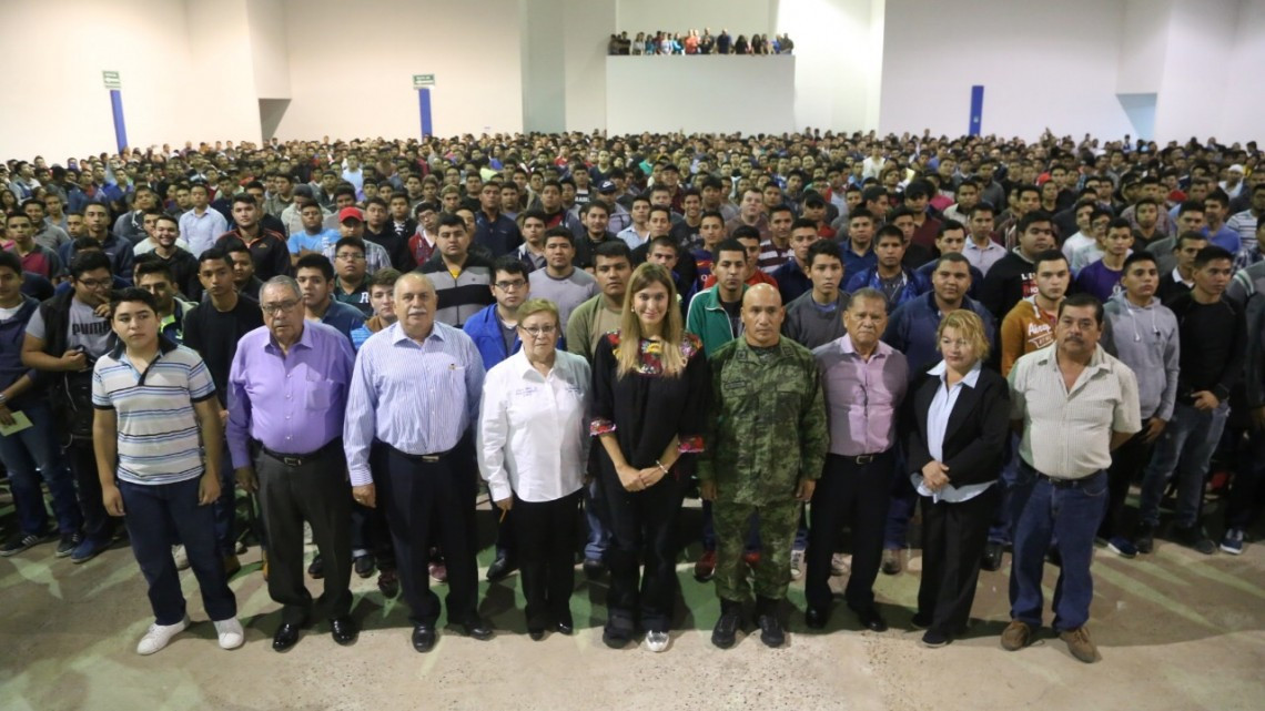 Encabeza Maki Sorteo del SMN