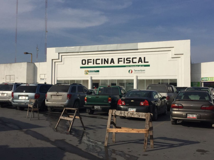 Retraso en licitaciones deja sin material para licencias