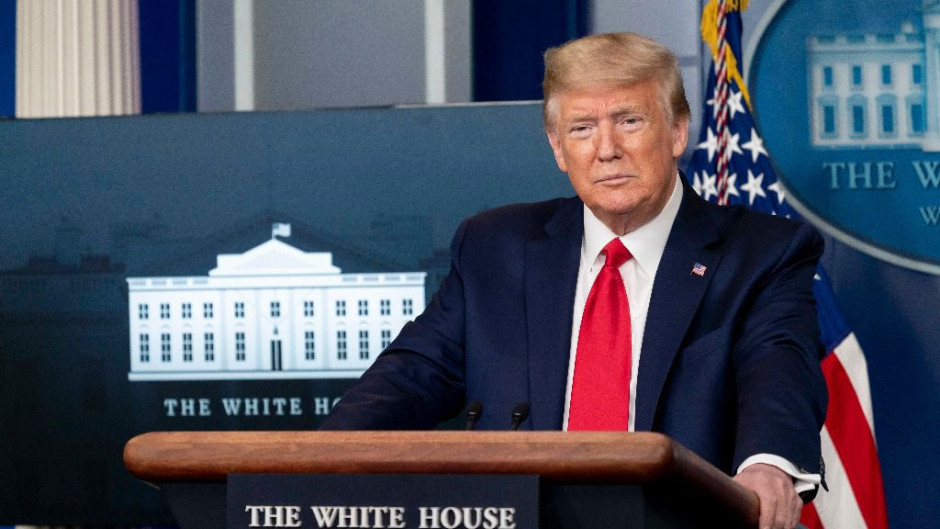 Lysol pide no inyectarse el desinfectante como lo sugirió Trump