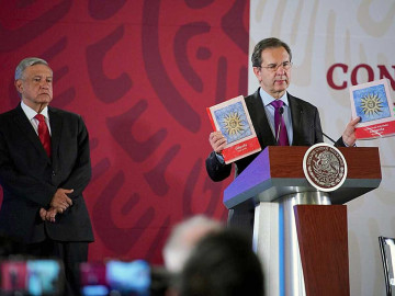 Libros, cartilla moral, SEP, esto y más en conferencia de AMLO