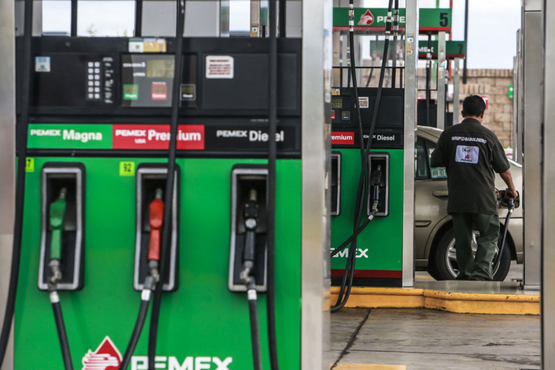 Precios de gasolinas y diésel aumentarán dos centavos este jueves