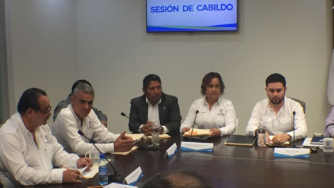 Rinden cuentas funcionarios ante Cabildo