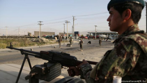 Al menos 15 soldados afganos muertos tras ataque talibán