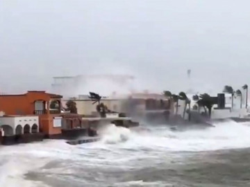 “Sergio” azota Sonora como tormenta tropical
