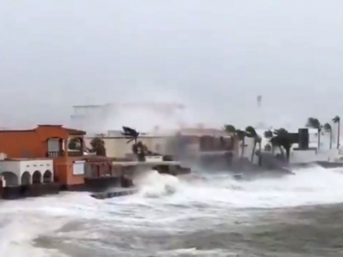 “Sergio” azota Sonora como tormenta tropical