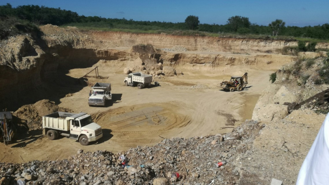 Actividades en banco de materiales de minerales son suspendidas