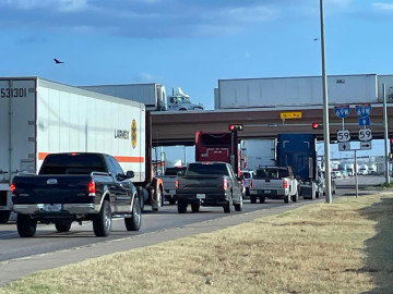Habilitan carriles en Colombia para cruce de mercancía