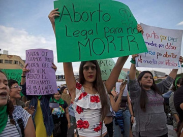 Piden amnistía para mujeres encarceladas por abortar