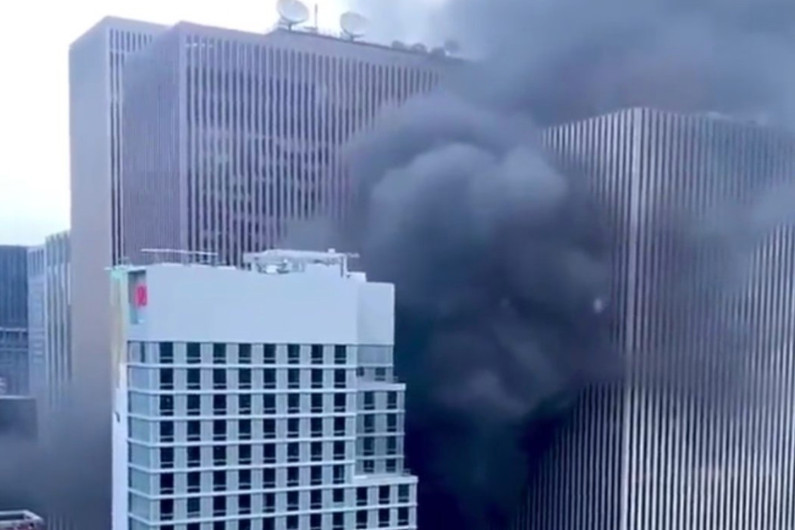 Se incendia edificio cercano al Rockefeller en NY 