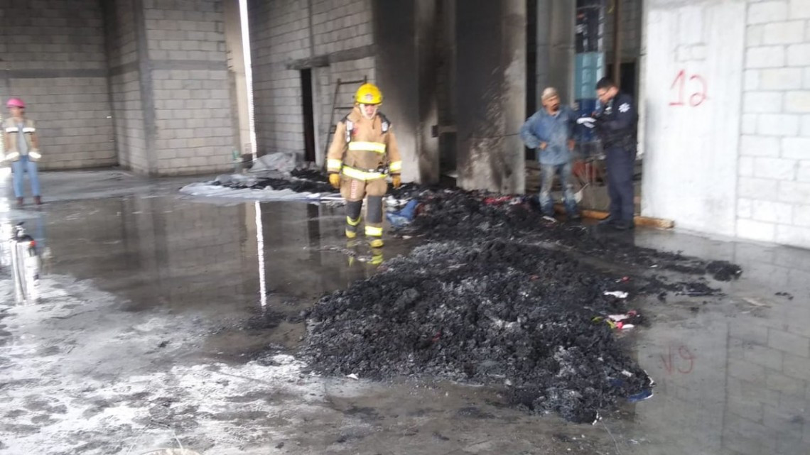 Incendio en Monterrey sorprende a habitantes