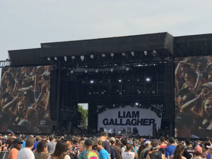 Liam Gallagher corta su show en Lollapalooza