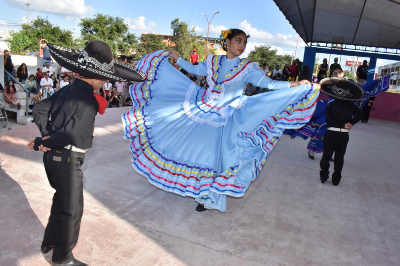 Es IRCA líder en formación de bailarines de folclore
