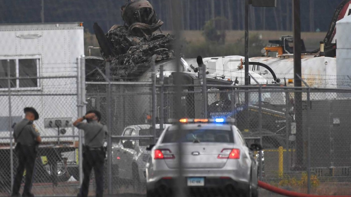 Avión de la Segunda Guerra Mundial se estrella en aeropuerto de Connecticut