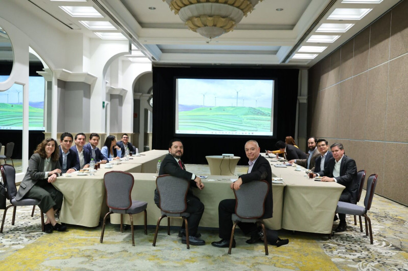 Expone SEDENER potencial energético con Asociación Mexicana de Energía Eólica