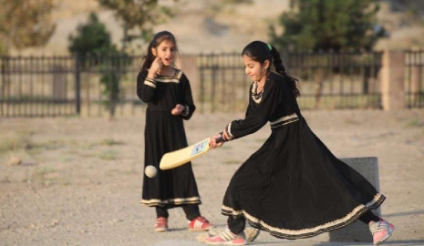 Talibanes prohíben a las mujeres practicar deporte