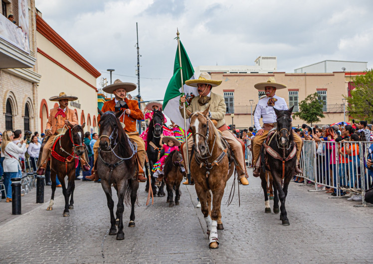 Conmemoran en Matamoros Aniversario de la Revolución Mexicana con espectacular desfile