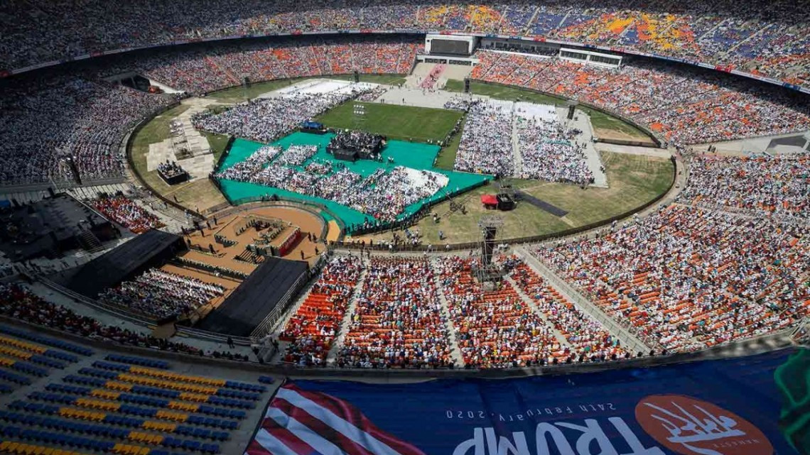 Ante 100 mil personas, Trump comienza visita oficial en India