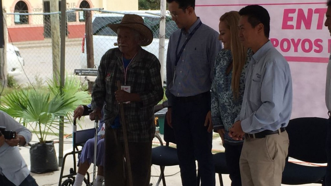 Entregan aparatos funcionales a personas de escasos recursos