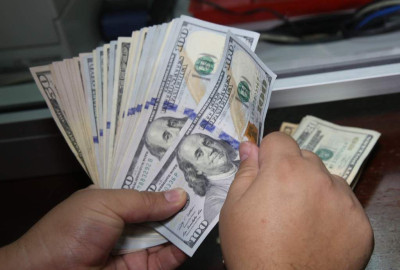 Dólar cotiza a la venta en 19.79 pesos en el AICM
