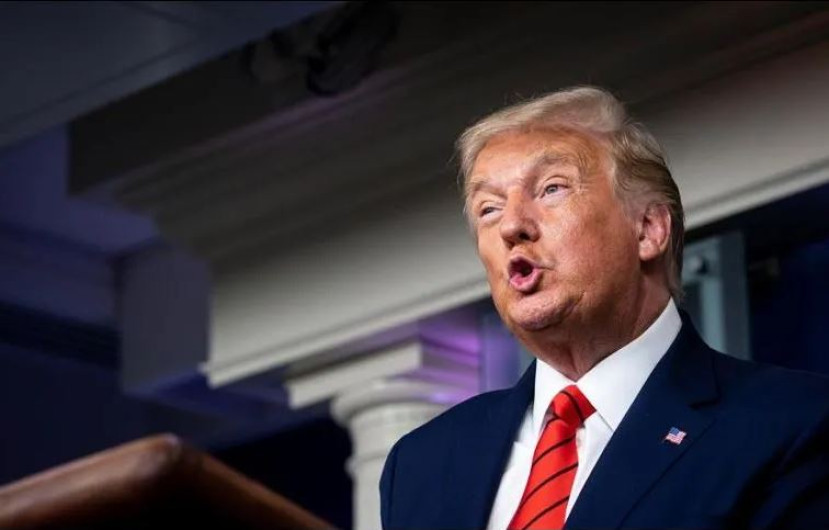 Trump calificó como "estúpidos" a los latinos y afroamericanos, según libro de Michael Cohen