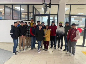 Aprenden estudiantes de la UTTN sobre procesos de manufactura automatizados en Visteon