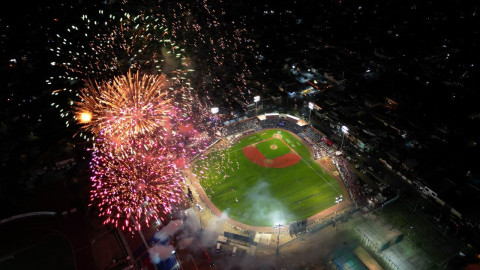 Festejan neolaredenses 175 aniversario de la ciudad con juego conmemorativo de Tecolotes de los dos Laredos 