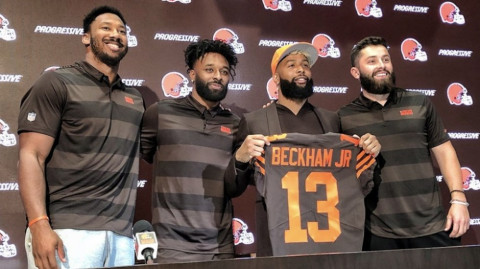 Presenta Browns  a su nuevo refuerzo