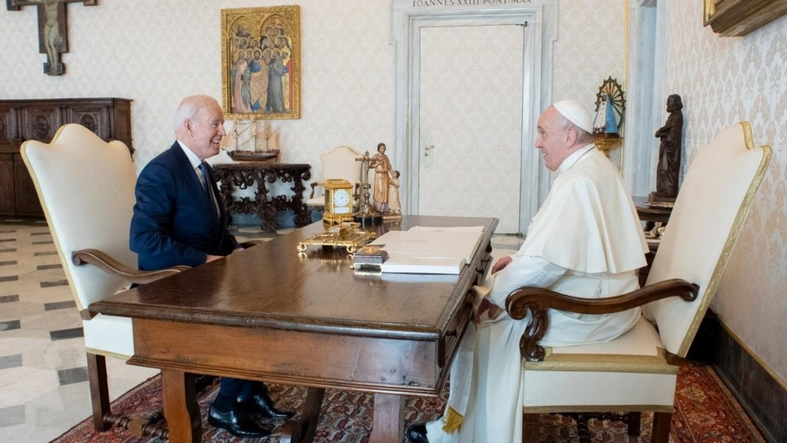 Joe Biden se reúne con el Papa Francisco en el Vaticano