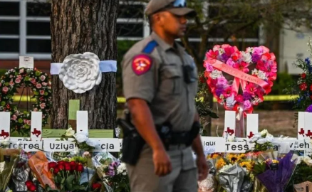 Admite policía de Texas "error" al retrasar su ingreso al aula en la que estaba el atacante con los niños