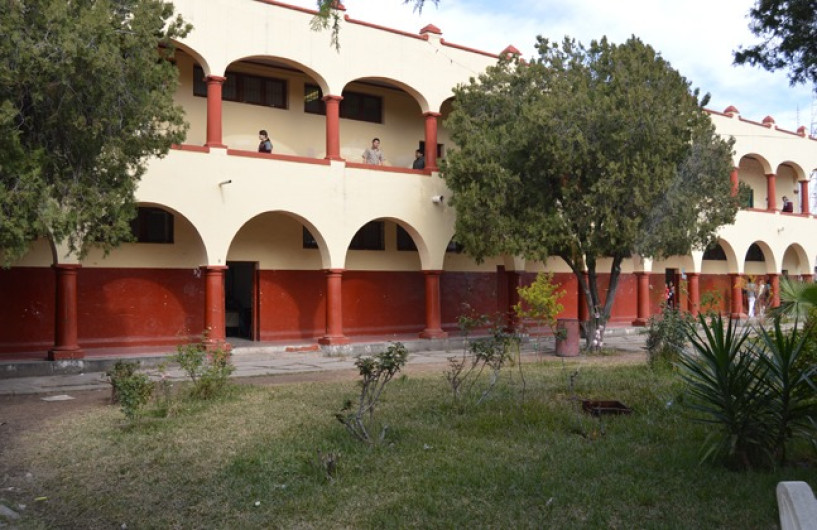 Pintan del color original a la Secundaria Uno