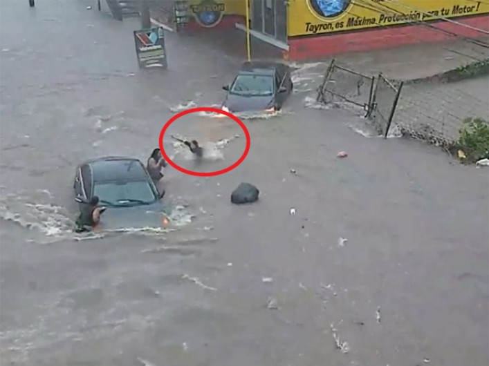 Localizan cuerpo de joven tragada por coladera