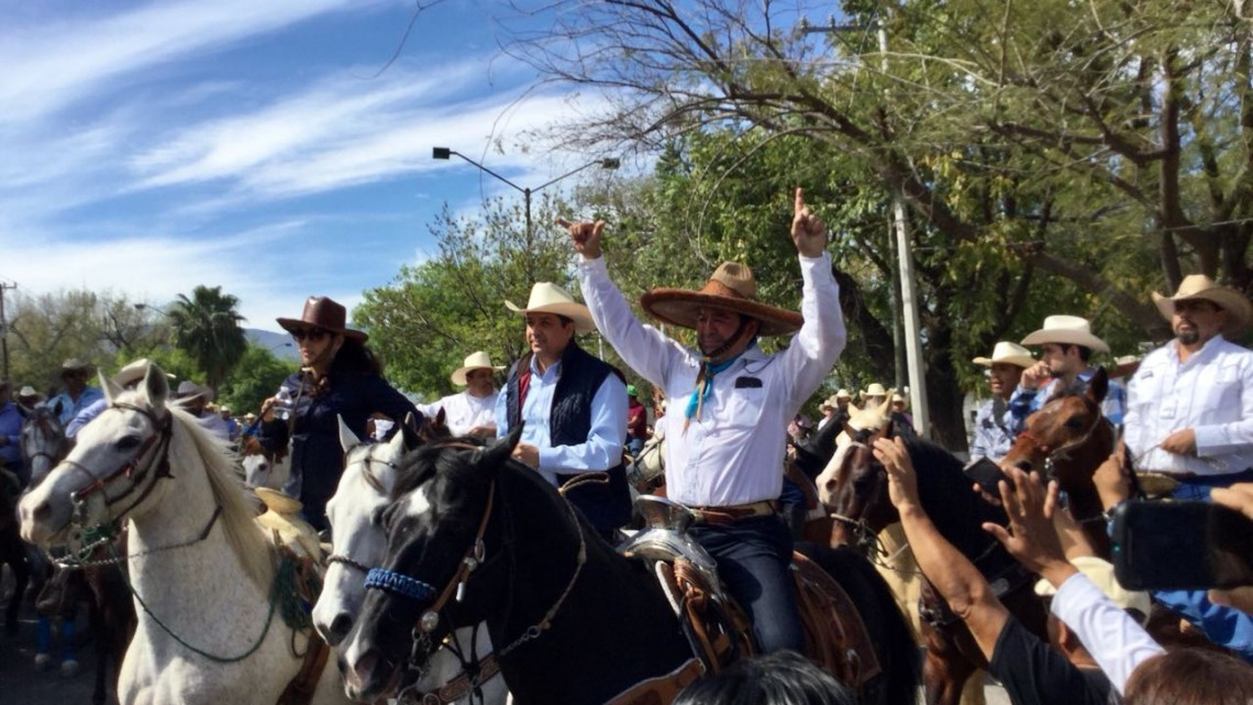 Llevan a cabo “Cabalgata de la Amistad”