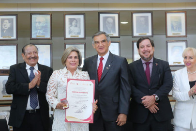 El magisterio es el eje y futuro del país: Américo