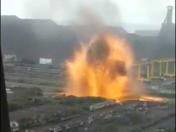 Fuerte explosión en acerera de Michoacán