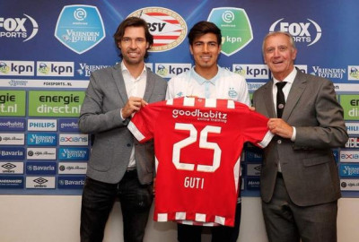 Presenta el PSV Eindhoven a Erick Gutiérrez como su nuevo jugador
