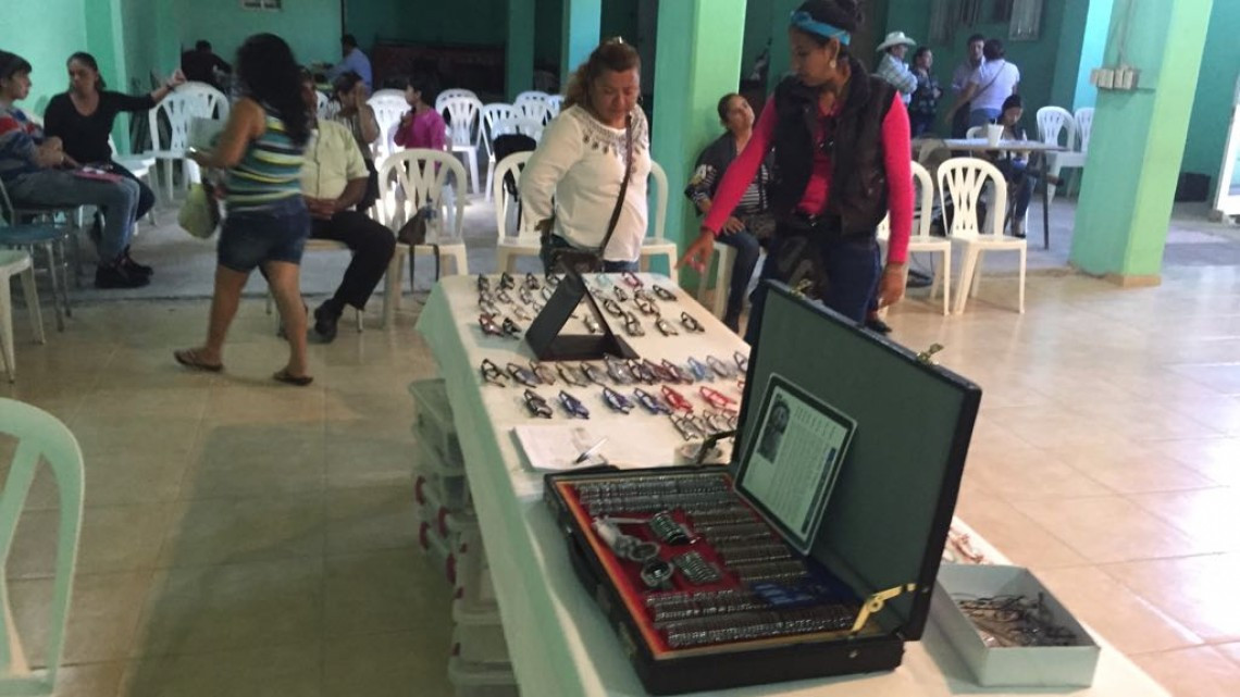 Realizan campaña oftalmológica a bajo costo