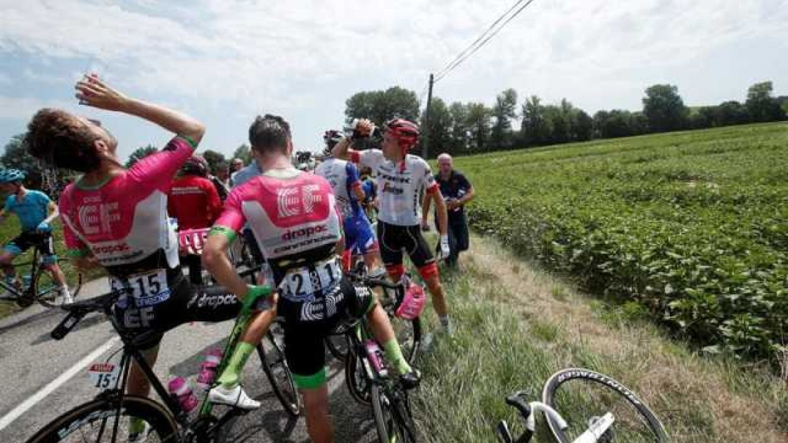 Protestas de agricultores detuvieron el Tour de Francia