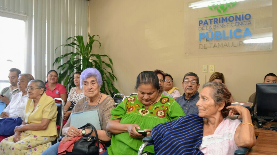 Entrega Salud 180 aparatos auditivos