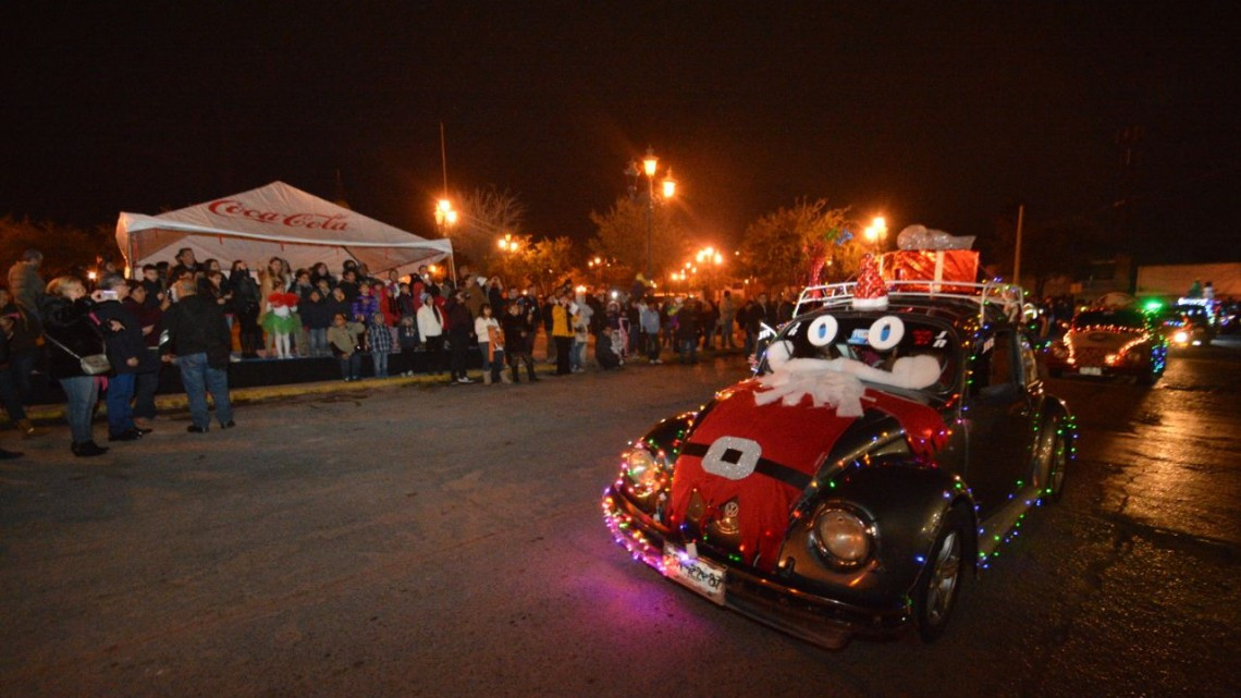 Invitan a familias a presenciar Desfile Navideño 2017