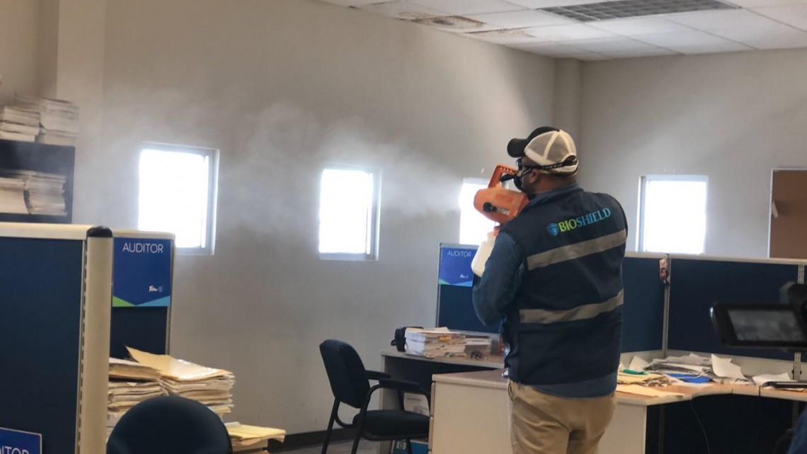 Donan sanitización a Oficina Fiscal